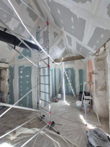 Photo de galerie - Pose d isolation et placo avec bandes pour une chapelle. 