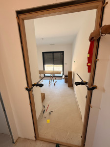 Photo de galerie - Début de pose blocs porte 