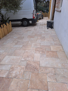 Photo de galerie - Pose de travertin 