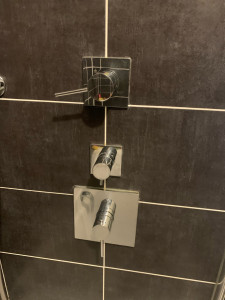 Photo de galerie - Robinet trois trous 