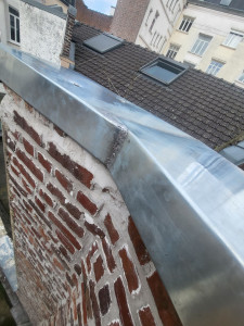 Photo de galerie - Pose de couvertine en zinc 