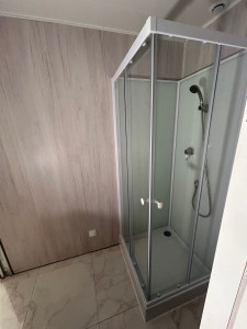 Photo de galerie - Pose et montage d’une cabine de douche 