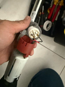 Photo de galerie - Moteur de volet roulant qui ne montait plus. la cause était le condensateur qui était HS. remplacement de celui ci