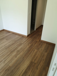 Photo de galerie - Pose de parquet flottant, stratifié (chambre et dressing attenant) 