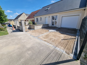 Photo de galerie - Création d un muret plus pavage et clôture 