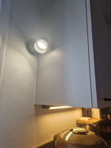 Photo de galerie - Modification et rajout d'un point lumineux dans une cuisine