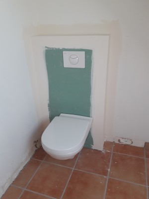 Photo de galerie - Remplacement d'un toilette par un wc suspendu