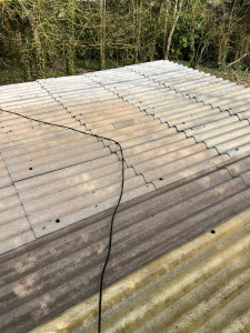 Photo de galerie - Nettoyage, toiture, hangar, application anti mousse