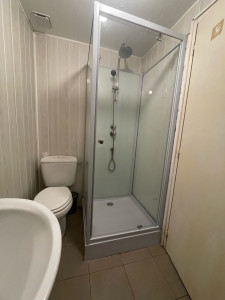 Photo de galerie - Pose d’une cabine de douche 