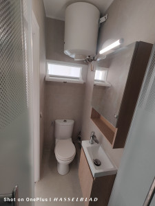 Photo de galerie - Toilette et meuble 