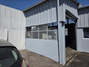 Photo de galerie - Rénovation en peinture mur extérieur en bardage et crépi. 