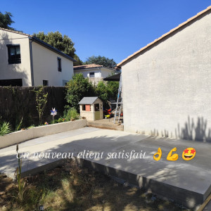 Photo de galerie - Création d' une dalle béton armé pour un espace terrasse.