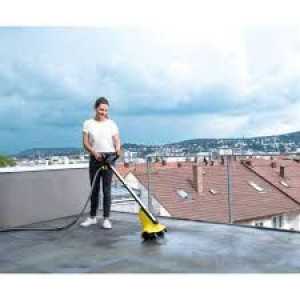 Photo de galerie - Location nettoyeur de terrasse Karcher Pcl4 pour nettoyage terrasse en bois ou pierre
