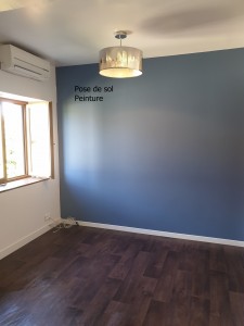 Photo de galerie - Peinture et pose de sol vinyle avec plinthe