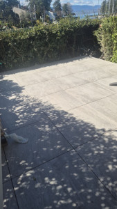 Photo de galerie - Dalle carrelage 60x60 sur plots 