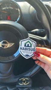 Photo de galerie - Mission terminée : humidité traitée, cliente rassurée… et voiture parfumée HABISUD ? Maison saine, trajet serein !