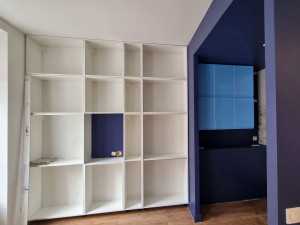 Photo de galerie - Fixation de 16 kits de chez ikea pour un dressing.  