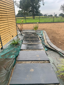 Photo de galerie - Pose de palis en ardoise 