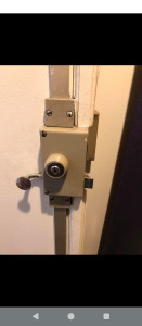 Photo de galerie - Volet roulant/serrure/rideau métallique 