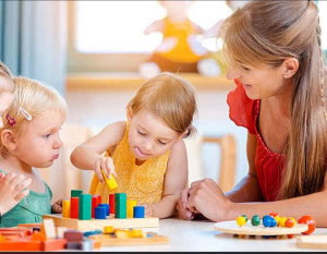 Photo de galerie - Je propose un service de baby-sitting à domicile. Je suis une personne sérieuse, patiente et responsable. Je veille à la sécurité, au bien-être et aux besoins des enfants. Je peux également les aider pour les repas, les jeux et les activités.