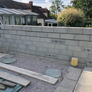 Photo de galerie - Réalisation d’un mur de clôture 
