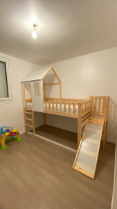 Photo de galerie - Lit cabane mezzanine pour enfant