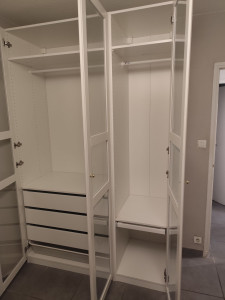 Photo de galerie - Armoire pax Ikea avec ses accessoires 