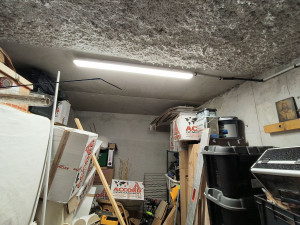Photo de galerie - Pose d'un éclairage dans un garage.