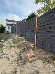 Photo de galerie - Bonjour je suis paysagiste spécialisé dans pose de clôture et la je serais ravi de réaliser votre projet.