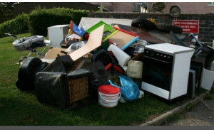 Photo de galerie - AIDE A L'ENLÈVEMENT ENCOMBRANTS OU MEUBLES VOLUMINEUX 