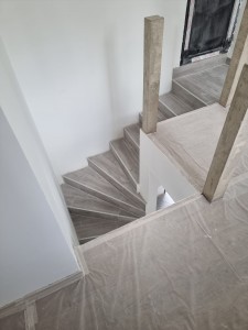 Photo de galerie - Construction escalier + pose carrelage 