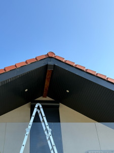 Photo de galerie - Dessous de toit pvc est bande de rives en tôle 