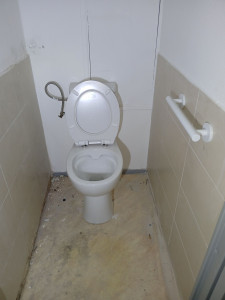 Photo de galerie - Pose d'un toilette 