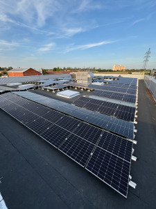 Photo de galerie - Installation de panneaux photovoltaïques 