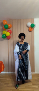 Photo de galerie - Boubou traditionnel en bazin et tissu lépi