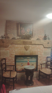 Photo de galerie - Rénovation d'ancienne cheminé, avec plaquages, poutres et pose d'insér.