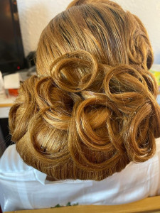 Photo de galerie - Chignon mariée 