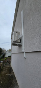 Photo de galerie - Pose d'un autre groupe exterieur de climatisation