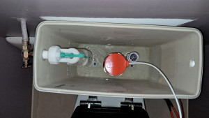 Photo de galerie - Pose de réservoir de WC