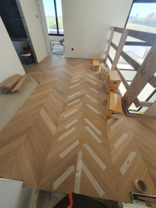 Photo de galerie - Pose d'un parquet en pose pointe de Hongrie 