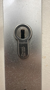 Photo de galerie - Changement de cylindre vachette radial