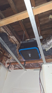 Photo de galerie - Installation d'une vmc simple flux aldes hygrométrie premiun a détection d'humidité 