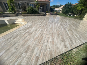 Photo de galerie - Rénovation plage de piscine avec carrelage 90 /15 