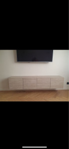 Photo de galerie - Montage d’un meuble TV suspendu 