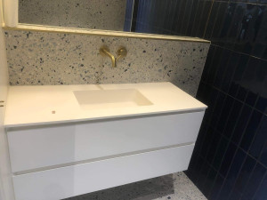 Photo de galerie - Installation de meuble vasque 
