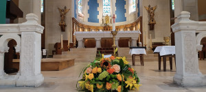 Photo de galerie - Livraison de fleurs dans les églises 
