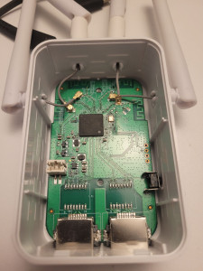 Photo de galerie - Soudage dans un répéteur Wi-Fi