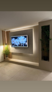 Photo de galerie - Décoration murale mur télé 