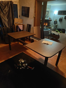 Photo de galerie - Montage d'une table extensible 10 personnes Ikea.