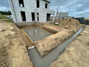 Photo de galerie - Coulage d’une piscine ainsi que des fondations des mur des clôtures. 